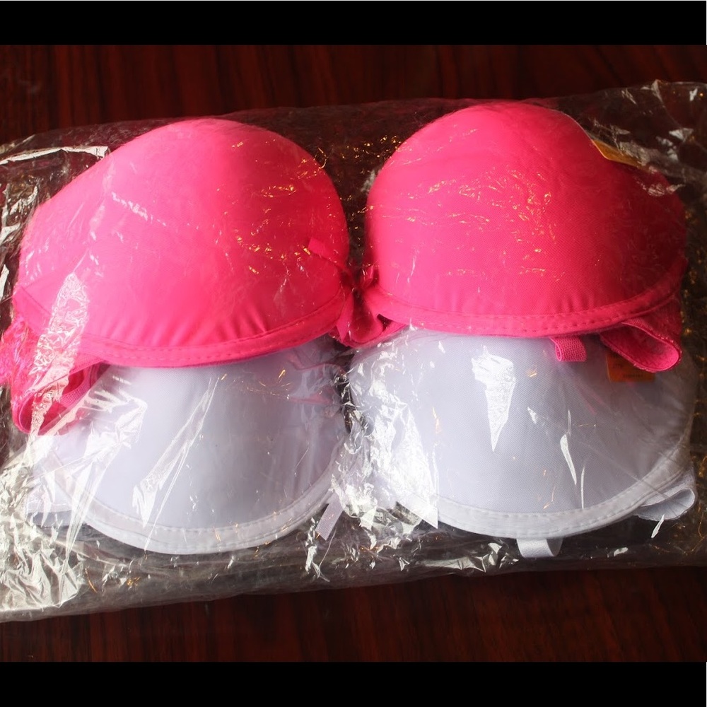 NEW NEVER WORN Lace and bow detail C- cup 2-pack